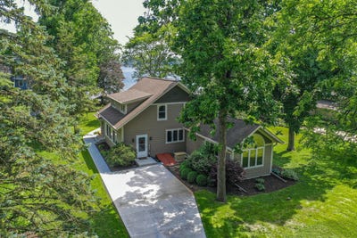 /international/us/s106w20597-north-shore-dr-muskego-wi-110108767249/