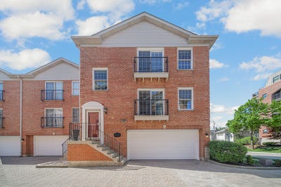 /international/us/101-s-evergreen-avenue-arlington-heights-il-110108915078/