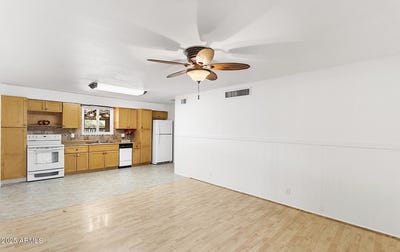 /international/us/711-e-laurel-drive-casa-grande-az-110100966586/