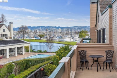 /international/us/9-regulus-court-alameda-ca-110106814534/