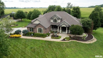 /international/us/3005-state-route-97-highway-pleasant-plains-il-110119537886/