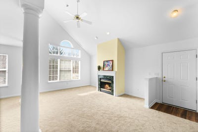 /international/us/9475-lakeside-drive-ypsilanti-mi-110106843619/