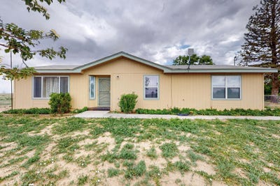 /international/us/10-e-howell-road-estancia-nm-110099861238/