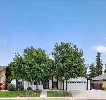 /international/us/900-n-vista-street-visalia-ca-110108357312/