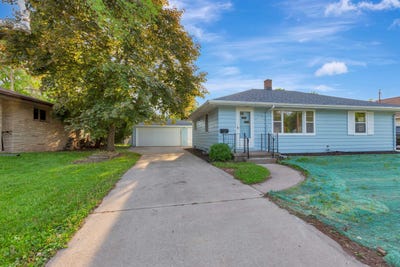 /international/us/1625-wisconsin-street-oshkosh-wi-110108294233/