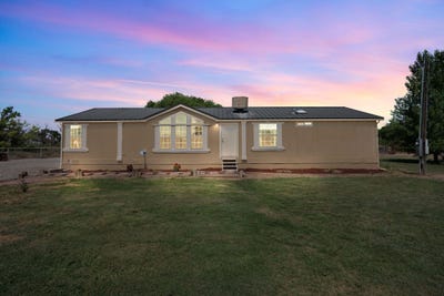 /international/us/3-solo-road-belen-nm-110100155506/