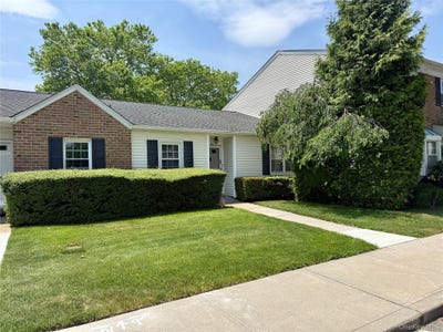 /international/us/26-harbor-road-n-amityville-ny-110108806247/