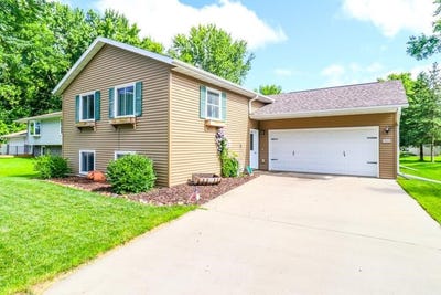 /international/us/1015-e-blodgett-street-marshfield-wi-110101190397/