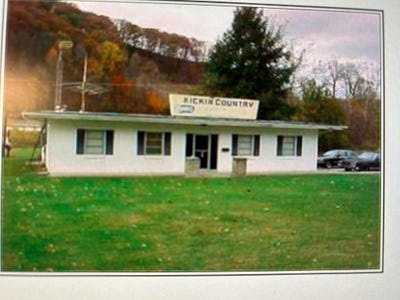 /international/us/1074-fairlane-drive-vanceburg-ky-110100796640/