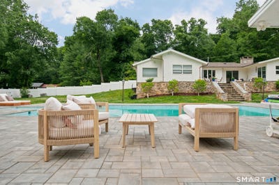 /international/us/62-heritage-drive-woodbury-ct-110109102521/