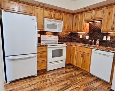 /international/us/12600-parkwood-drive-burnsville-mn-110105415077/