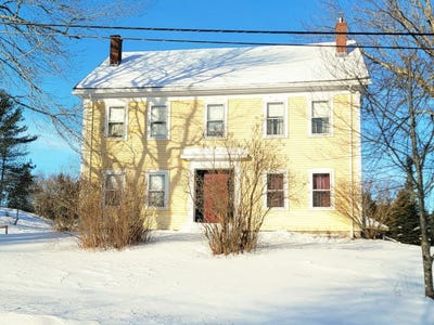 /international/us/61-point-street-columbia-falls-me-110100510207/