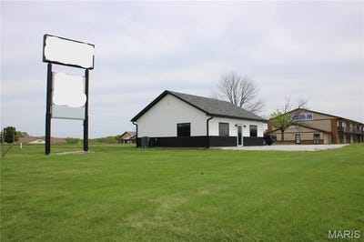 /international/us/18555-lakeview-dr-monroe-city-mo-110099153720/?lang=en