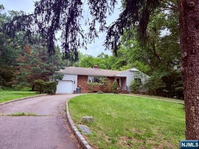 /international/us/71-glasgow-terrace-mahwah-nj-110108694730/