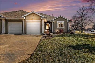 /international/us/2448-sw-golf-view-court-topeka-ks-110105735242/