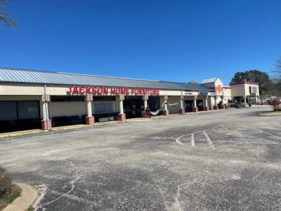 /international/us/23-carriage-house-drive-jackson-tn-110083395566/