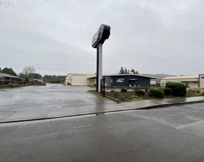 /international/us/1400-atlantic-ave-woodland-wa-110109921574/