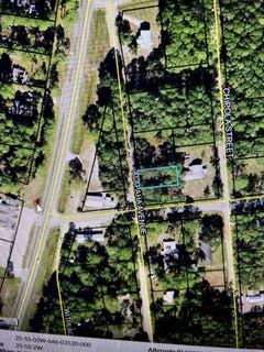 /international/us/alapaha-avenue-panacea-fl-110110192464/