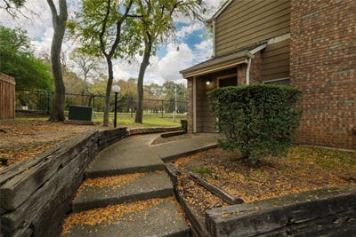 /international/us/2104-park-willow-lane-arlington-tx-110108754975/
