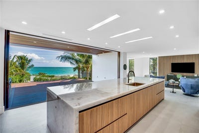/international/us/112-seaway-court-vero-beach-fl-110104341857/
