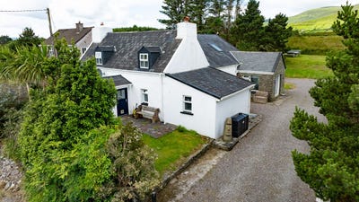 /international/ie/inchiboy-mastergeehy-waterville-kerry-210109681503/