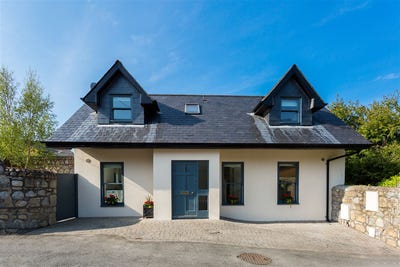 /international/ie/the-mews-grosvenor-terrace-dalkey-dublin-210109687752/
