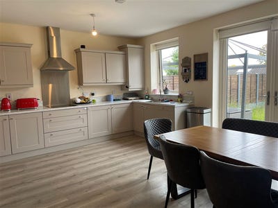 /international/ie/longview-mews-miller-s-glen-swords-dublin-210109683732/