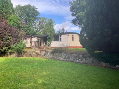 /international/ie/ballinaguile-chalet-on-2-569-acres-kiltegan-wicklow-210109673312/