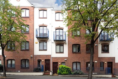 /international/ie/46-new-row-square-dublin-8-dublin-210110330287/