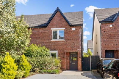 /international/ie/18-gandon-walk-lucan-dublin-210110205366/