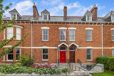 /international/ie/27-cambridge-terrace-york-road-dun-laoghaire-dublin-210110093537/