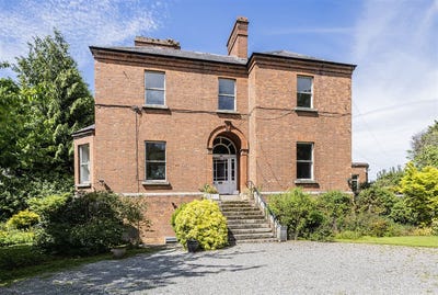 /international/ie/eastwood-and-4-bed-gate-lodge-on-c-1-26-acres-ballinteer-road-dublin-16-dublin-210109676713/