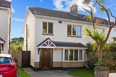 /international/ie/13-sandyford-hall-walk-dublin-18-dublin-210110313364/