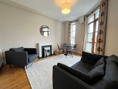 /international/ie/the-pine-wintergarden-dublin-2-dublin-210109687032/