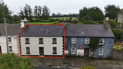 /international/ie/main-street-ahascragh-galway-210109669785/