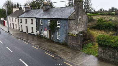 /international/ie/main-street-ahascragh-galway-210109670616/