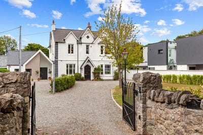 /international/ie/seafield-house-claremont-road-howth-dublin-210119756008/