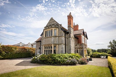 /international/ie/the-manse-103-howth-road-howth-dublin-210119752590/