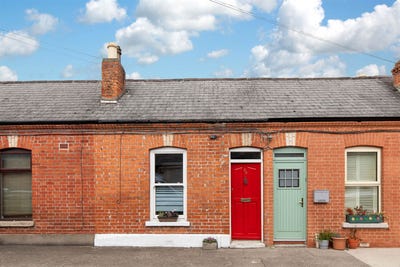 /international/ie/23-valentia-parade-phibsborough-dublin-7-dublin-7-dublin-210110360389/