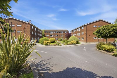 /international/ie/apt-35-rosevale-apartments-howth-road-dublin-5-dublin-210110360366/