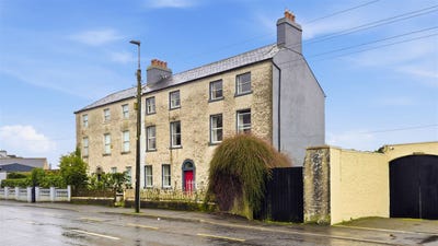 /international/ie/rathview-house-bracknagh-road-rathangan-kildare-210109850134/