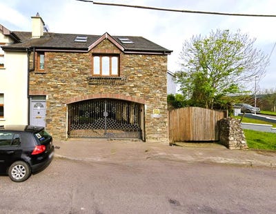 /international/ie/5-ceol-na-habhainn-bridge-street-ballineen-cork-210109866995/