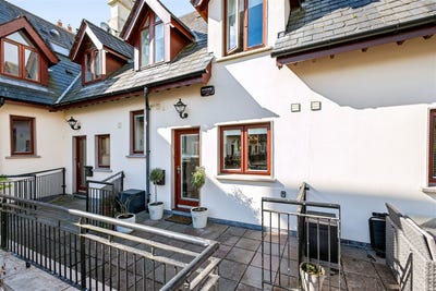 /international/ie/31-ferndale-court-allies-road-rathmichael-dublin-210119776406/