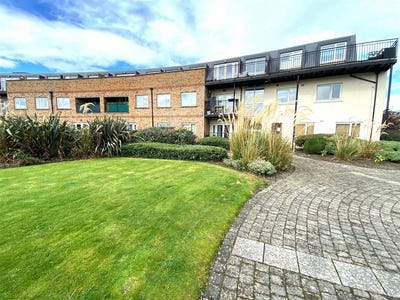 /international/ie/carrigmore-crescent-dublin-24-dublin-210109684626/