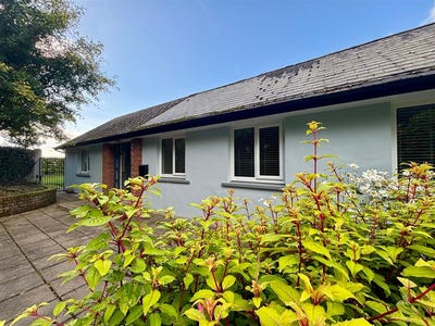 /international/ie/rathasker-cottage-naas-kildare-210109685284/
