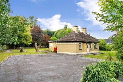 /international/ie/ballinaclose-kilmainhamwood-kells-kilkenny-210109744822/