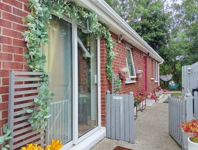 /international/ie/26-the-village-eastham-road-bettystown-meath-210109672245/