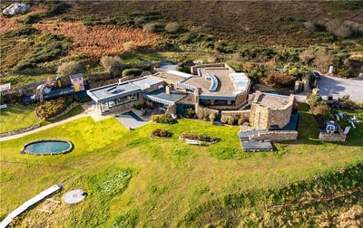 /international/ie/heather-cottage-upper-cliff-road-howth-dublin-210109685322/