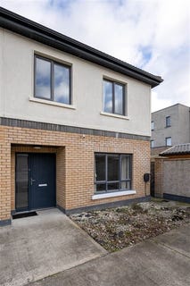 /international/ie/hallwell-drive-lucan-dublin-210109688024/