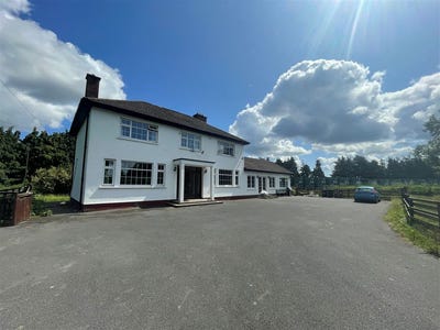 /international/ie/rosemount-dublin-15-dublin-210109686240/